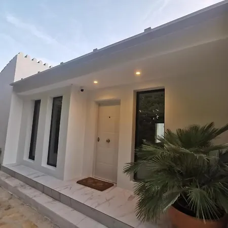 Lola * Marbella